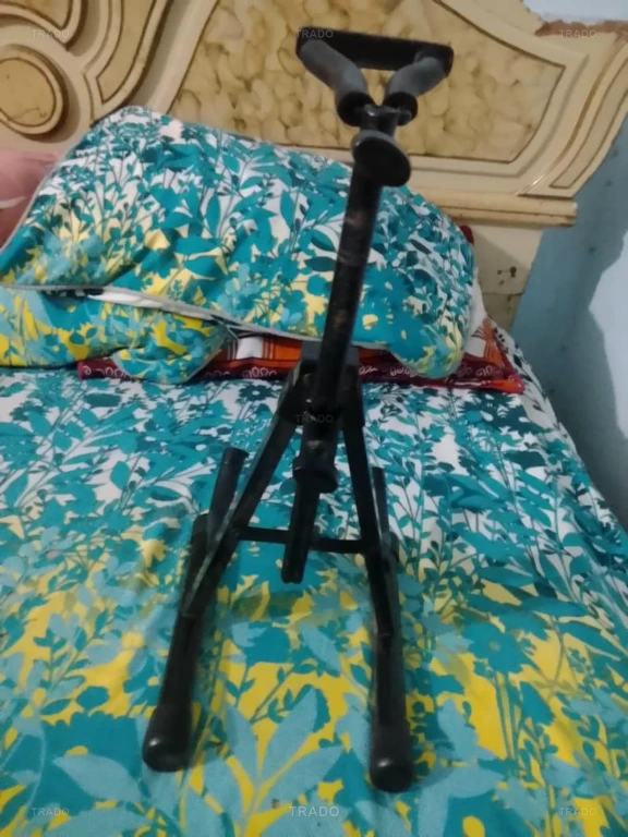 Guitar Ka Stand for Sale in Lahore