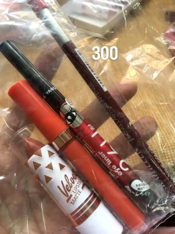 Student Makeup Deal (Brand New) for Sale in Hyderabad