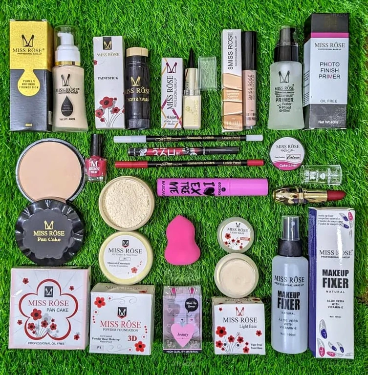 17in1 Makeup Deal (Brand New) for Sale in Rawalpindi