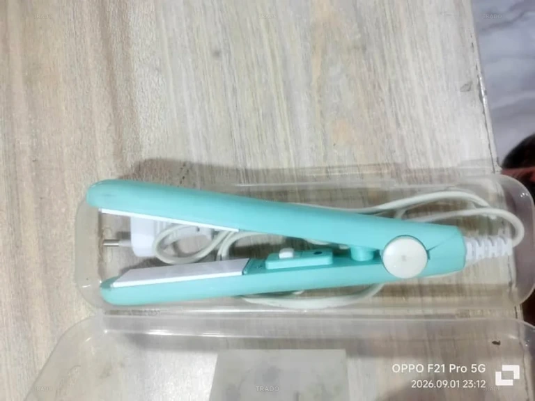 Mini Hair Straightener for Sale in Lahore